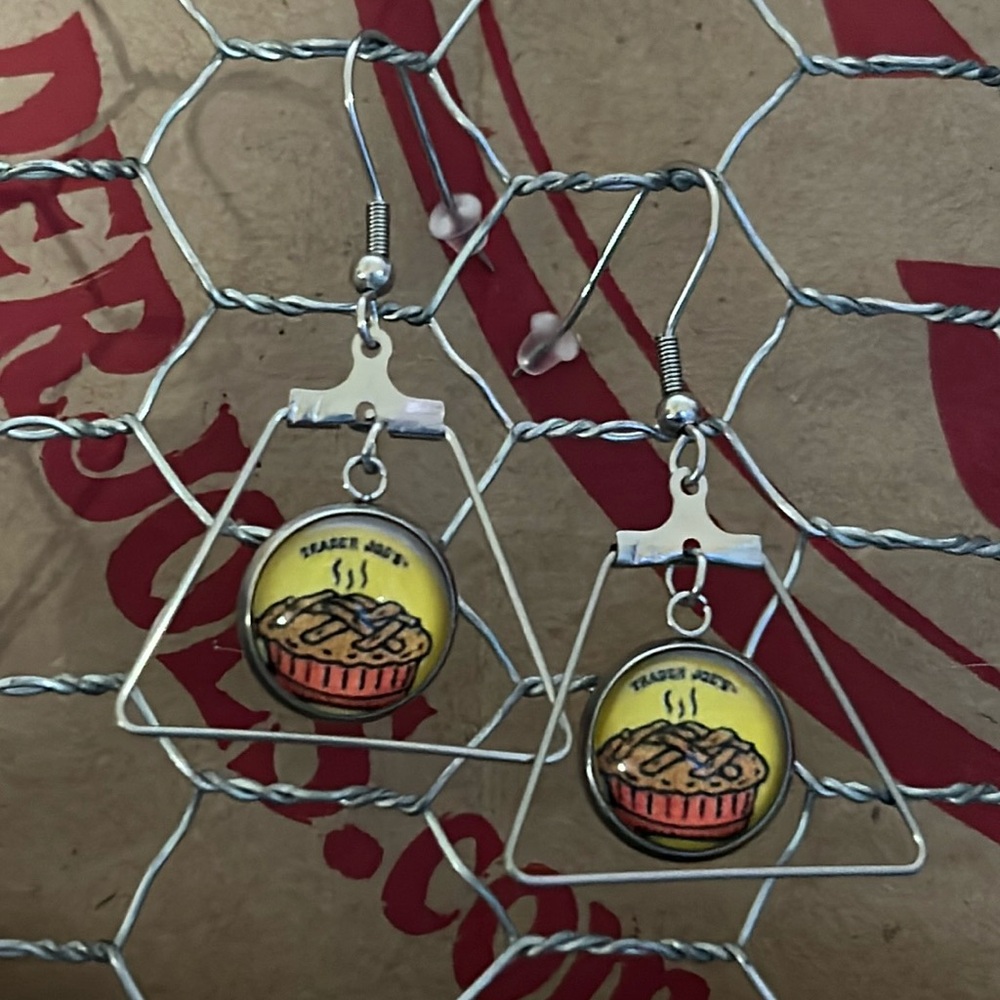 Trader Joe’s earrings 12mm halo pie image